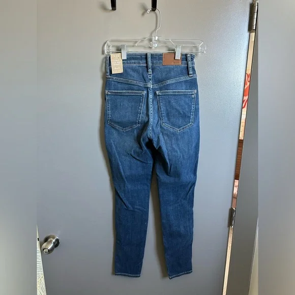 Madewell Curvy Highrise Skinny Jeans NWT - Picture 3 of 7